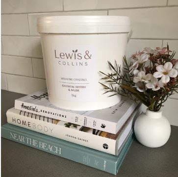 Lewis & Collins Washing Crystals Oriental Myrrh & Musk 2kg